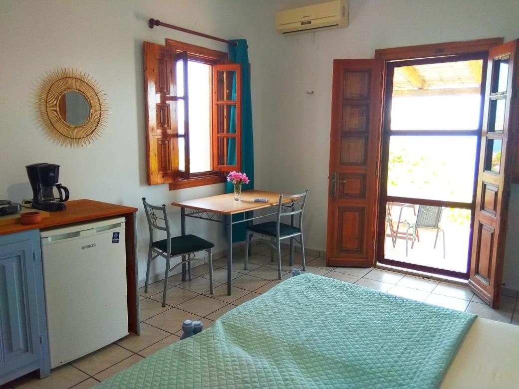 Patmos Garden Sea Apartment Grikos Bay  Room photo